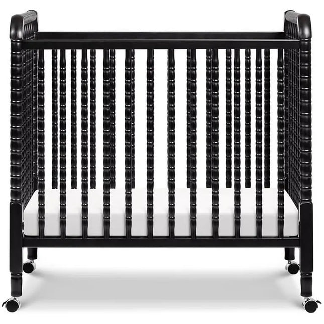 DaVinci™ Jenny Lind 3‑in‑1 Convertible Mini Crib | Pine Wood